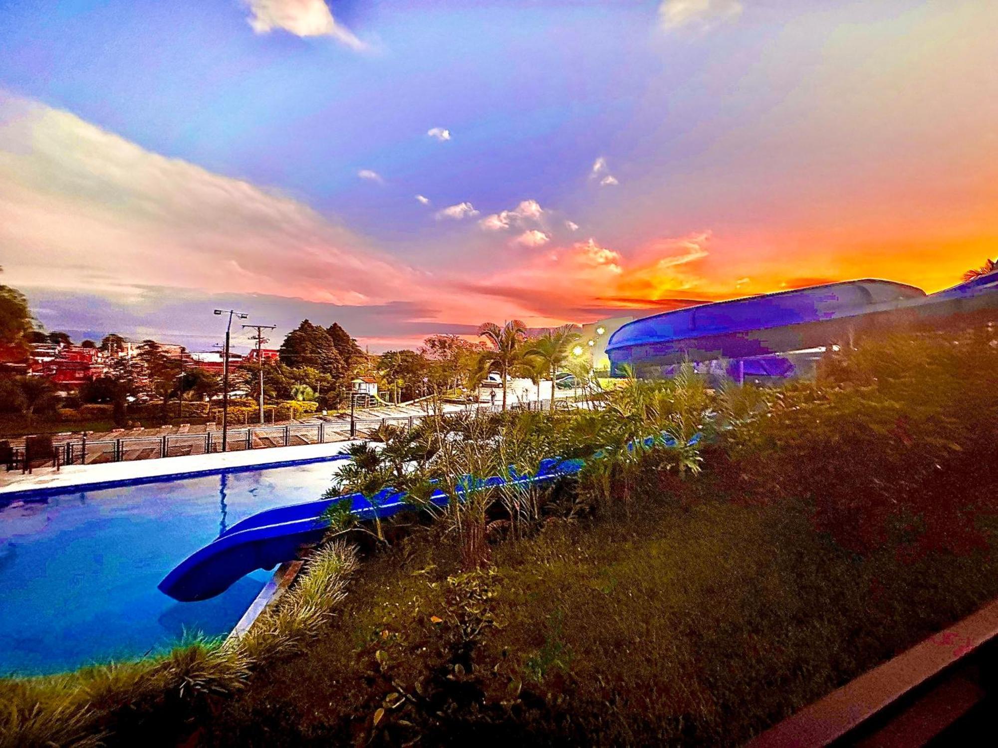 Apartamento Privado Vacacional A 5M Del Aeropuerto, 20 Minutos Del Parque Del Cafe Y Centro De Armenia Con 4 Piscinas, 3 Jacuzzi, Sauna By Molca Xperiences 3H מראה חיצוני תמונה