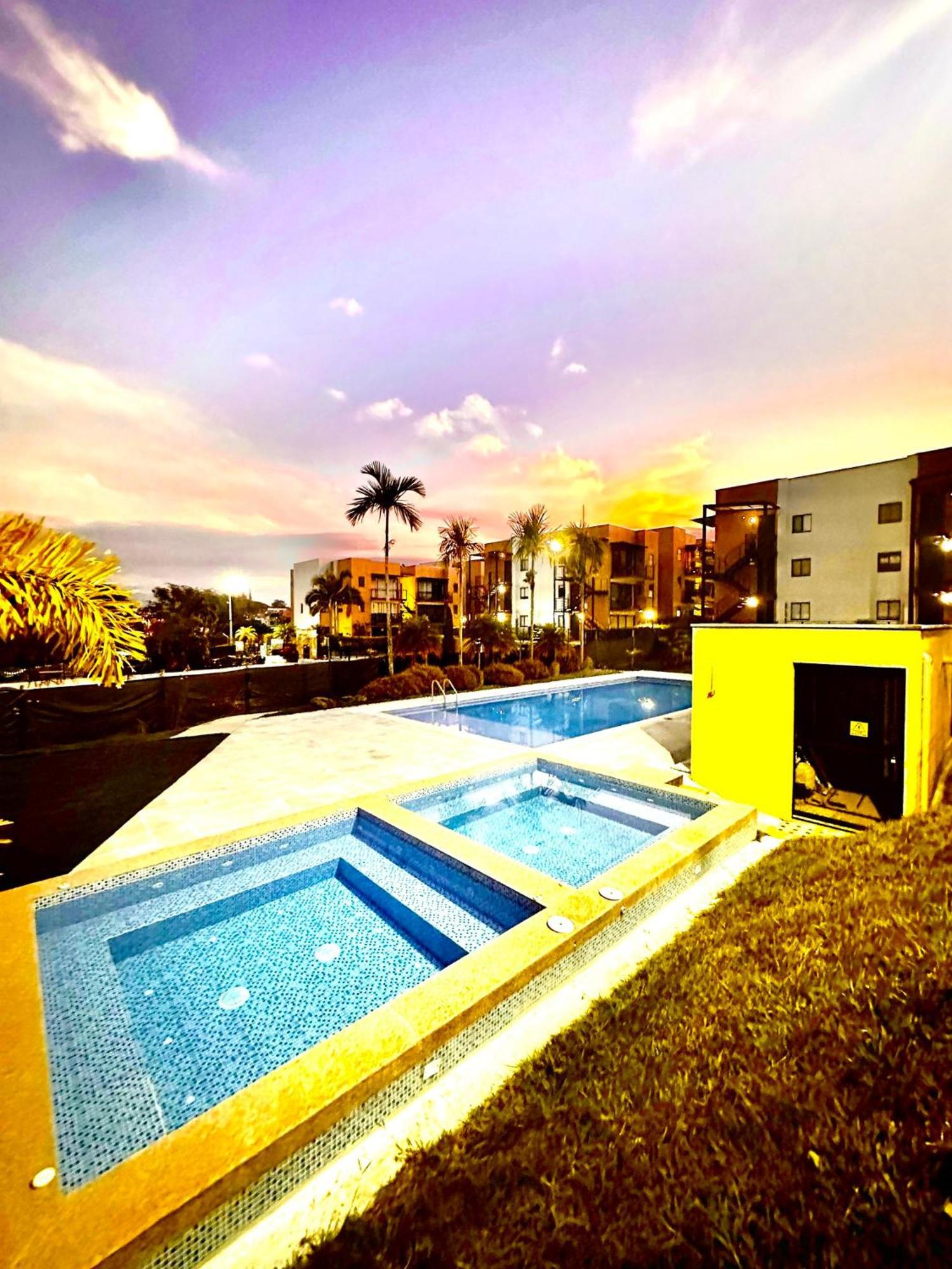 Apartamento Privado Vacacional A 5M Del Aeropuerto, 20 Minutos Del Parque Del Cafe Y Centro De Armenia Con 4 Piscinas, 3 Jacuzzi, Sauna By Molca Xperiences 3H מראה חיצוני תמונה